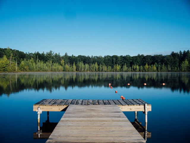 Viaggio incentive al lago: rilassati e immergiti nella natura