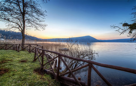 Viaggio incentive al lago: rilassati e immergiti nella natura